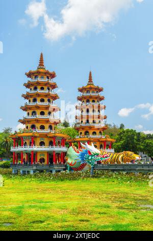 Der Drache und Tiger Pagoden in Kaohsiung, Taiwan Stockfoto