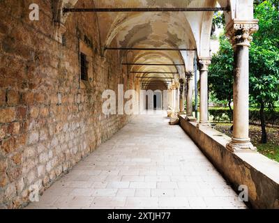 Kreuzgang im Benediktinerkloster auf Lokrum Insel Dubrovnik Dalmatien Kroatien Stockfoto