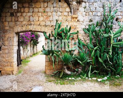 Eingang in den Gärten des Benediktinerklosters auf Lokrum Insel Dubrovnik Dalmatien Kroatien Stockfoto