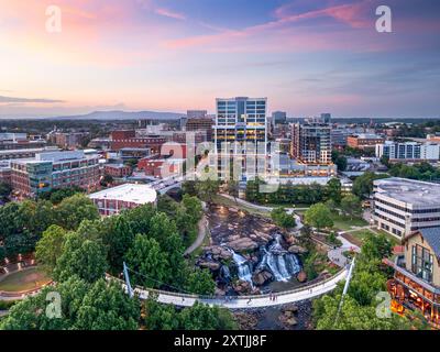 Greenville, South Carolina im Falls Park am Reedy Creek in der Abenddämmerung. Stockfoto