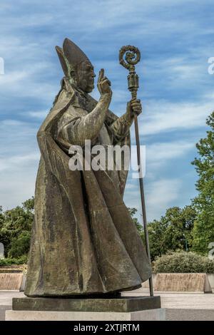 Heiligtum unserer Lieben Frau vom Rosenkranz von Fatima in Cova da Iria, Stadt Fatima, Portugal, eines der marianischen Heiligtümer der Welt, Europa. Stockfoto