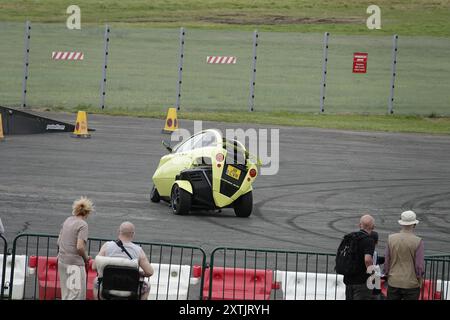 Farnborough, Hampshire, Großbritannien - Donnerstag, 15. August, 2024. 2024 wurde auf der BRITISCHEN AUTOMOBILAUSSTELLUNG am berühmten Flughafen Farnborough und Ausstellungszentrum Credit: Motofoto/Alamy Live News gezeigt Stockfoto