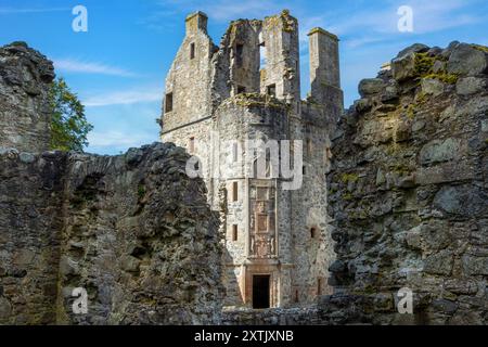 Huntly Castle ist eine Burgruine nördlich von Huntly in Aberdeenshire, Schottland, wo die Flüsse Deveron und Bogie aufeinander treffen. Stockfoto