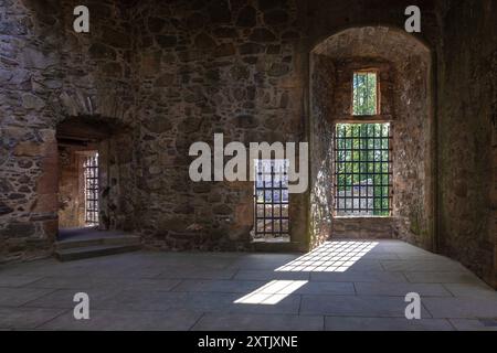 Huntly Castle ist eine Burgruine nördlich von Huntly in Aberdeenshire, Schottland, wo die Flüsse Deveron und Bogie aufeinander treffen. Stockfoto