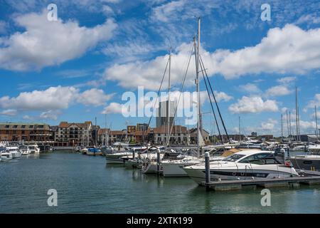 Ocean Village, Marina and Development, River Itchen, Southampton, Hampshire, England, Großbritannien, GB. Stockfoto