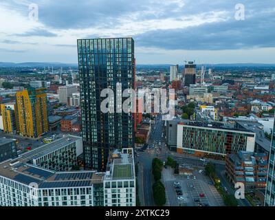 Luftbild der Angel Gardens im Norden von Manchester und der Blick auf die Stadt Stockfoto