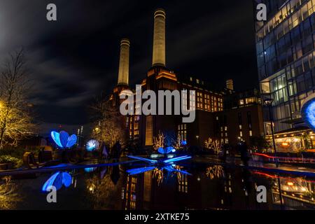 Battersea Kraftwerk mit Schmetterling Lumiere Lichtinstallation 2024 Stockfoto