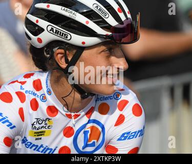 Die Italienerin Cristina Tonetti genießt ihre ersten Tage im Polka Dot Trikot bei der Tour de France Femmes 2024 Stockfoto