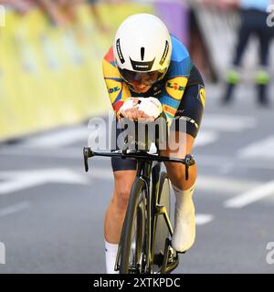 Shirin van Anrooij (Lidl-Trek) im Einzelzeitfahren der Tour de France Femmes 2024 Stockfoto