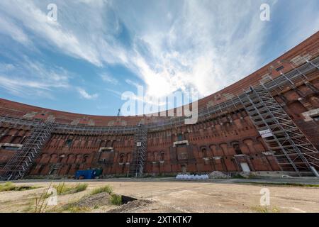 Reportage 14.08.2024 der Innenhof der Kongresshalle Nürnberg, in dem der Interimsbau des Bayerischen Staatstheaters Nürnberg für Oper, Ballett und Orchester entstehen soll die runde Fassade Nürnberg Bayern Deutschland *** Bericht 14 08 2024 der Innenhof des Nürnberger Kongresshauses, dort, wo das Zwischengebäude des Bayerischen Staatstheaters Nürnberg für Oper, Ballett und Orchester errichtet werden soll, wird die Rundfassade Nürnberg Bayern Deutschland errichtet Stockfoto