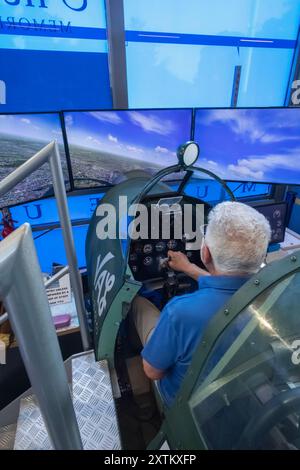 England, Kent, Thanet, Ramsgate, Manston, Spitfire and Hurricane Memorial Museum, Spitfire Flight Simulator Stockfoto