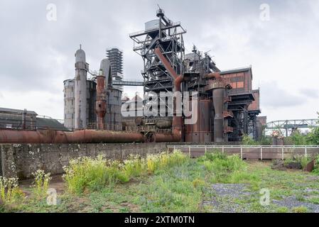 Landschaftspark Duisburg-Nord, ein 1991 von Latz + Partner entworfener öffentlicher Park in einem alten, stillgelegten Kohle- und Stahlwerk. Stockfoto