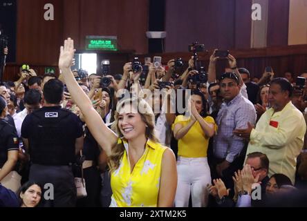 GYE BINOMY PSC Guayaquil, Donnerstag, 15. August 2024 im Auditorium von Fedenador stellte die Sozialchristliche Partei ihre Binomialität der Kandidaten für die Präsidentschaft und die Vizepräsidentschaft der nächsten Wahlen vor, Henry Kronfle und Dallyana Passailaigue Fotos CÃ sar Munoz API Guayaquil Guayas Ecuador POL GYE BINOMIOPSC fdd2c473a5bdcf8694bdcf0bdcf0b0bd0b0b0b0d Copyright: xCÃ sarxMunozx Stockfoto