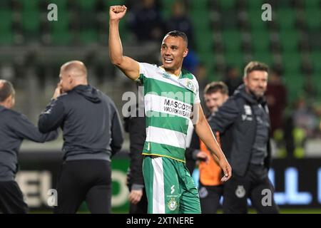 Graham Burke der Shamrock Rovers feiert den Sieg in der dritten Qualifikationsrunde der Europa League, das zweite Leg im Tallaght Stadium, Dublin. Bilddatum: Donnerstag, 15. August 2024. Stockfoto