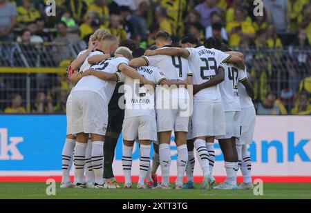 Dortmund, Deutschland. August 2024. firo: 10.08.2024, Fußball, 1.Liga, 1.Bundesliga, Saison 2024/2025, Freundschaftsspiel, Saisoneröffnung, BVB, Borussia Dortmund - Aston Villa Team, Team, BVB Bezirk Credit: dpa/Alamy Live News Stockfoto