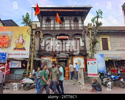 Pune, Maharashtra, Indien, 15-08-2024, die Kasba Ganapati ist die präsidierende Gottheit (Gramadevata) von Pune, diesem Tempel, der vor 1640 erbaut wurde. Stockfoto