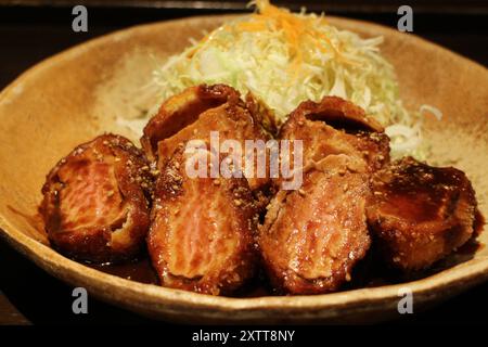 Japanische Küche: Miso Schweinekotelett in Nagoya, Japan Stockfoto