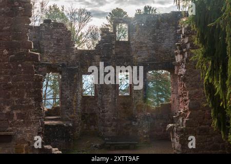 Die Ruine der Burg Zavelstein in Bad Teinach-Zavelstein, Baden-Württemberg Stockfoto