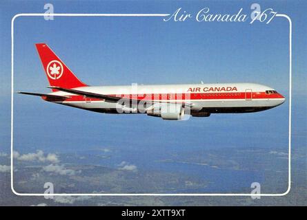 Vintage-Farbpostkarte eines Air Canada Boeing 767 Jet-Linienflugzeugs im Flug um 1982 Stockfoto