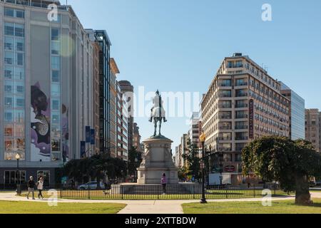 Washington DC, USA - 10. Oktober 2022: Thomas Circle Park. Major General George H. Thomas Reiterstatue Stockfoto