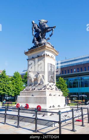 War and Peace St george and the Dragon Statue Monument on Sockel von Charles Leonard Hartwell RA englischer Bildhauer in Bronze Stockfoto