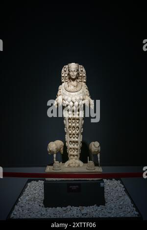 Selcuk, Izmir, Türkei - 5. Juli 2024: Das Archäologische Museum von Ephesus in Selcuk, Izmir, wo das Modell des Artemis-Tempels ausgestellt wird Stockfoto