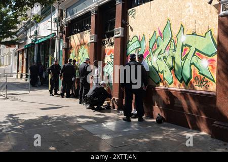 Halten Sie an und suchen Sie am Notting Hill Carnival Stockfoto