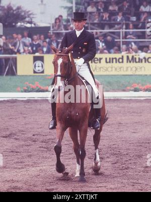 ARCHIVFOTO: Vor 25 Jahren, am 17. August 1999, starb reiner KLIMKE, SN 03KlimkeSP.jpg Reiten/Dressur Dr. Reiner KLIMKE, Deutschland, Aktion im Porträtformat Ahlerich. ? Stockfoto