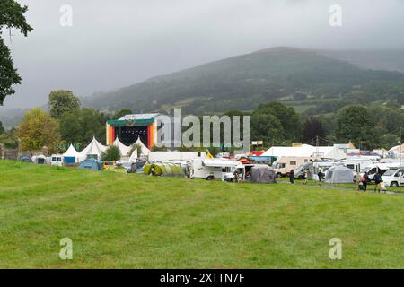 Brecon Beacons, Wales, Großbritannien 15/08/2024 die Sleaford Mods eröffneten das Green man Festival 2024 als erster Headliner des Wochenendes Stockfoto