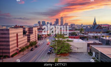 Des Moines, Iowa, USA. Stadtbild der Skyline des Moines, Iowa, USA bei Sonnenuntergang im Sommer. Stockfoto