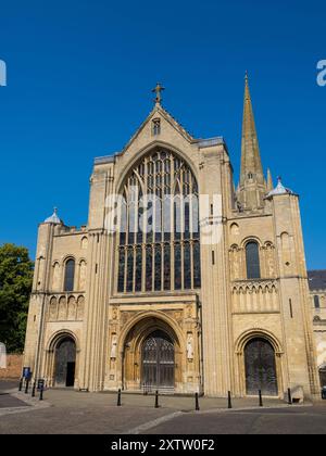 Westansicht der Kathedrale von Norwich, Norwich, Norfolk, England, Großbritannien, GB Stockfoto