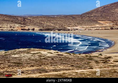 Malerischer Blick von der Halbinsel Prasonisi auf Rhodos bis zur ägäis. Griechenland, Europa Stockfoto