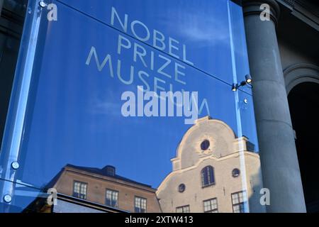 Stockholm, Schweden - 29. Juli 2024: Das Nobelpreismuseum befindet sich in der Altstadt von Stockholm. Stockfoto
