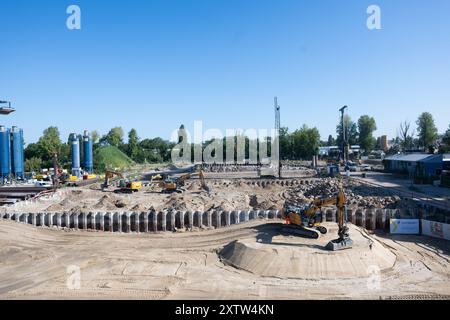 Berlin, Deutschland. August 2024. Die Baustelle der neuen Filter- und UV-Anlage in der Kläranlage Ruhleben der Berliner Wasserbetriebe. Quelle: Sebastian Gollnow/dpa/Alamy Live News Stockfoto