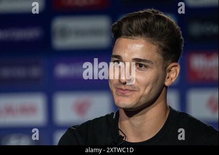 Madrid, Spanien. August 2024. Julian Alvarez während seiner offiziellen Präsentation als neuer Spieler von Atletico de Madrid im Stadion Civitas Metropolitano. Quelle: Marcos del Mazo/Alamy Live News Stockfoto