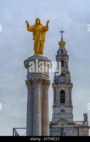 Heiligtum unserer Lieben Frau vom Rosenkranz von Fatima in Cova da Iria, Stadt Fatima, Portugal, eines der marianischen Heiligtümer der Welt, Europa. Stockfoto