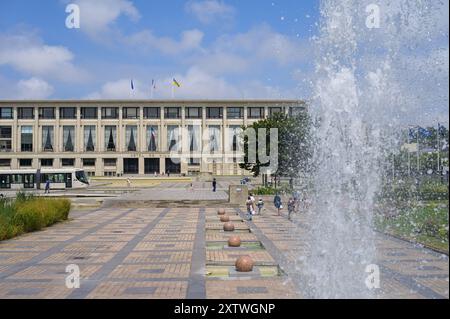 Le Havre, Frankreich - 23. Juli 2022: Das berühmte Rathaus von Le Havre an einem sonnigen Tag Stockfoto