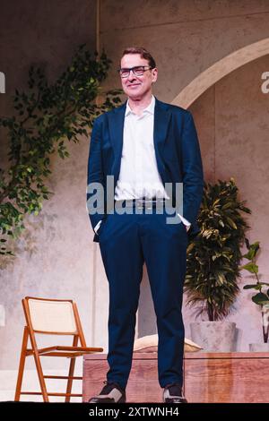 Alcazar Theater, Madrid, Spanien. August 2024. Vorstellung des Theaterstücks „Conspiranoia“. Luis Merlo (Schauspieler). Quelle: EnriquePSans/Alamy Live News Stockfoto