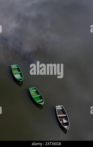 Fischerboote auf dem Knapps Loch in Kilmacolm Stockfoto