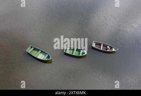 Fischerboote auf dem Knapps Loch in Kilmacolm Stockfoto