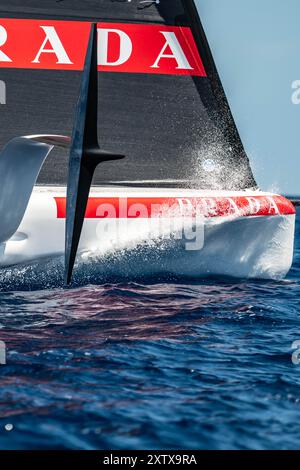 37. AMERICA's CUP TEAMS · Luna Rossa Prada Pirelli (ITA) das italienische Team, das in Barcelona segelt. Katalonien - Spanien. Teaminhaber Patrizio Bertelli (ITA) Stockfoto