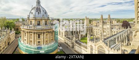 Panoramablick auf All Souls College, Oxford University, Oxford an einem schönen Sommertag, England, Großbritannien, Europa Stockfoto