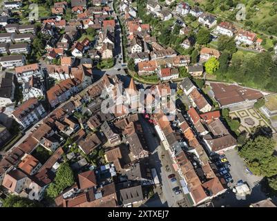 Die Altstadt von Gengenbach mit dem Haigeracher Tor, Stadttor, Wahrzeichen und Wahrzeichen von Gengenbach, Luftansicht, Ortenaukreis, Baden-Württemberg Stockfoto