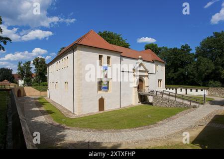 Das Schloss und Festungsmuseum Senftenberg ist im Gebäude der Burg Senftenberg untergebracht Stockfoto