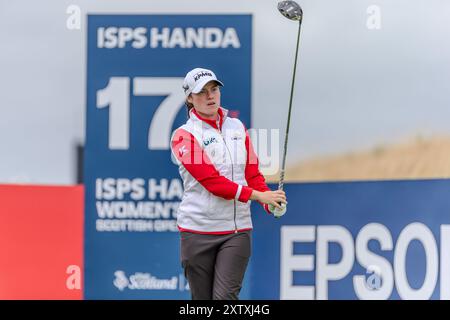 North Ayrshire, Schottland. August 2024. Irlands Leona Maguire schlägt in der 2. Runde der ISPS HANDA Women’s Scottish Open 2024 bei Dundonald Links ab. Quelle: Tim Gray/Alamy Live News Stockfoto