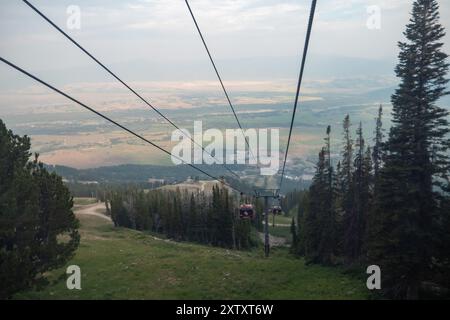 In Jackson Hole einen Skilift hochfahren Stockfoto