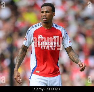 London, Großbritannien. August 2024 - Arsenal gegen Olympique Lyonnais - Emirates Cup - Emirates Stadium. Arsenals Gabriel in Aktion. Bildnachweis: Mark Pain / Alamy Live News Stockfoto