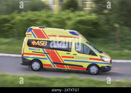 Rettungswagen im Dienst, Rettungsdienst, ASB, Samaritanische Arbeitervereinigung, Notruf, 112, Bezirk Rems-Murr, Baden-Württemberg, Deutschland, Europa Stockfoto