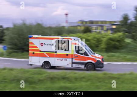 Ambulanz im Dienst, Rettungsdienst, Notruf, 112, Malteser, Rems-Murr-Kreis, Baden-Württemberg, Deutschland, Europa Stockfoto