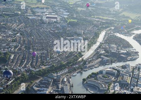 Heißluftballons, Bristol Ballon fiesta 2024, Fly Navy Ballon, Ballonflug, Ballonfahrt, Bristol, internationale Ballon-fiesta, Fly Navy Ballons Stockfoto